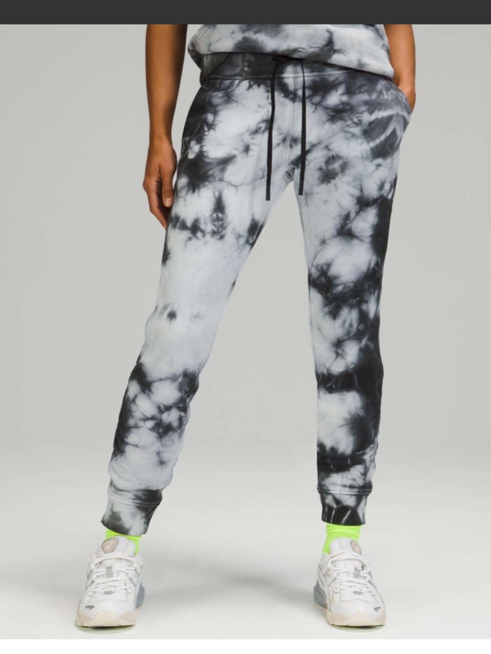 Lululemon Warm Down Jogger Earth Dye Stone Black White Tie Dye Size 4‎